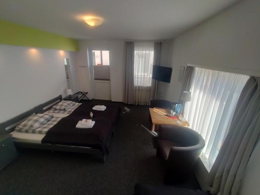 Rj Hotel 帕比亚尼采 外观 照片