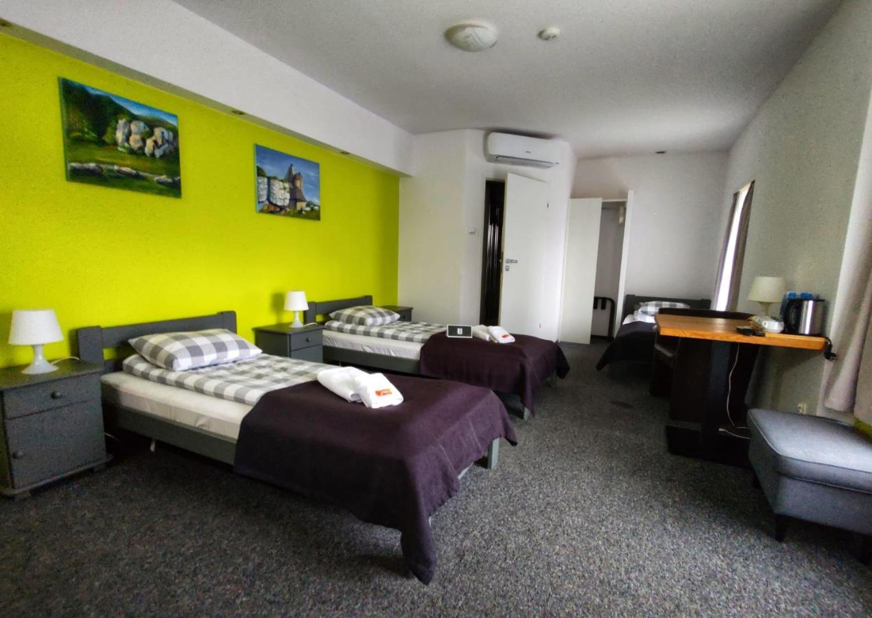 Rj Hotel 帕比亚尼采 外观 照片