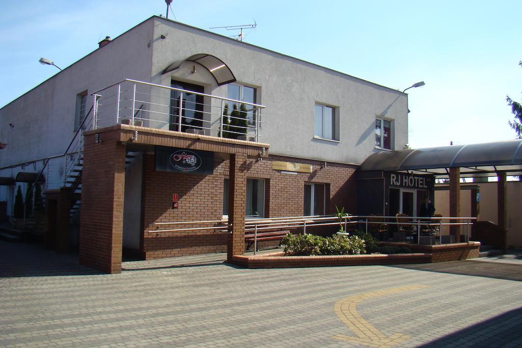 Rj Hotel 帕比亚尼采 外观 照片